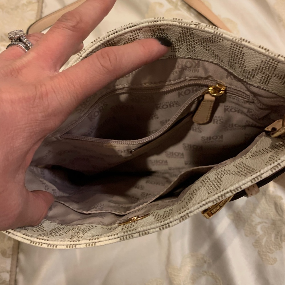 Michael kors crossbody